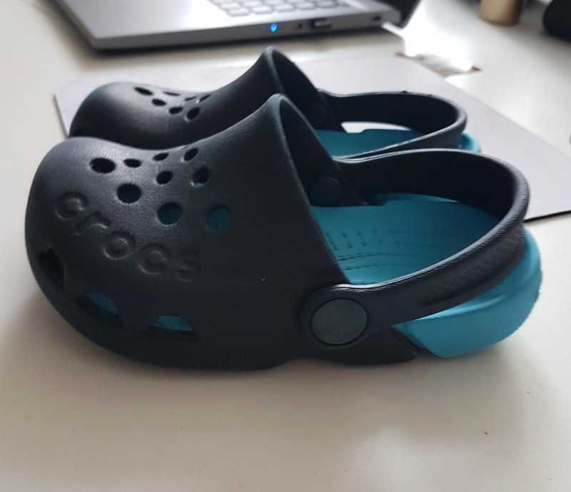 Crocs klapki chodaki chłopięce 25 8C