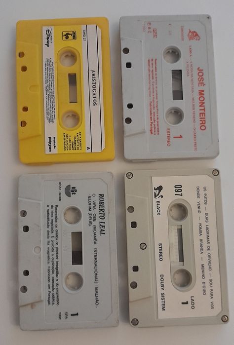 Várias cassetes antigas