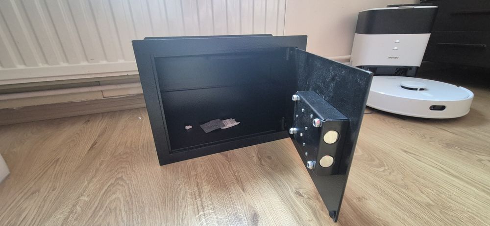 Sejf biurkowy  domowy