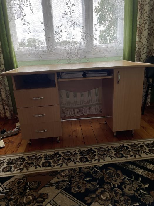 Стіл для навчання