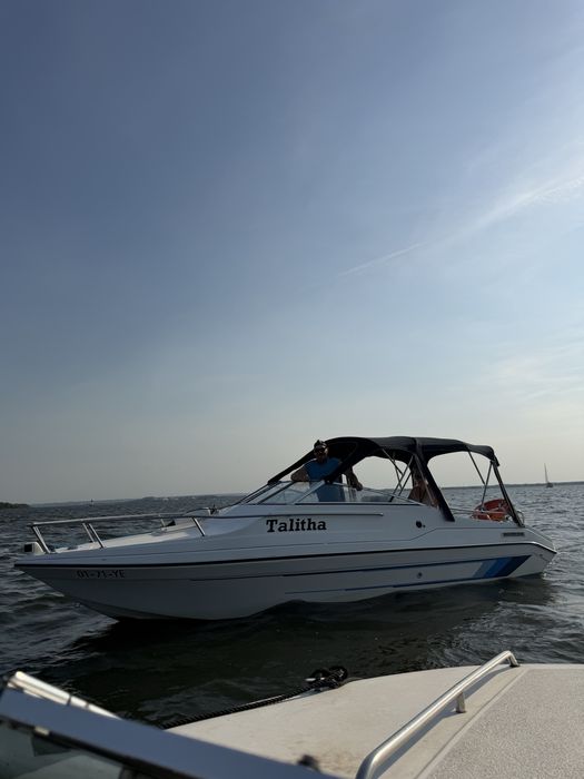 Łódz motorowa wekend cruizer
