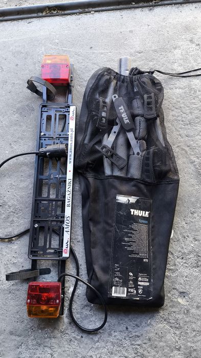Uchwyt na rowery Thule Xpress z belką świetlną