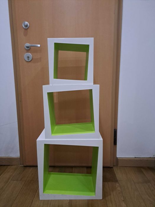 Prateleiras em cubo
