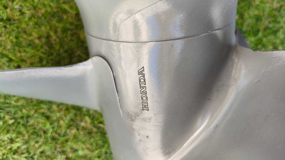 Оригінальний гребний гвинт Honda 75-130 б в