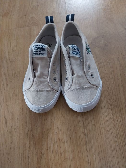 Trampki HM o rozmiarze 28,5