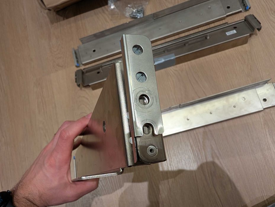 IBM 46K6362 / Calhas para bastidor