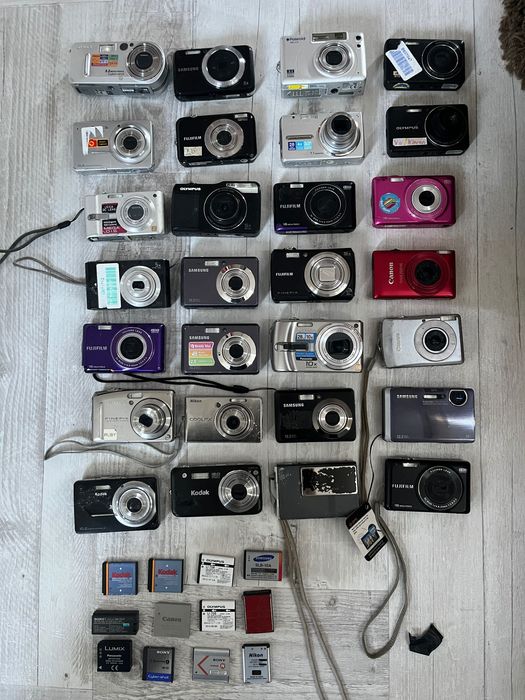 Zestaw 28 sztuk aparatów cyfrowych Nikon Canon Sony Kodak Fuji Olympus