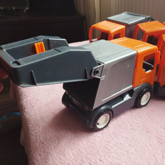 Wader. Смітєвіз, бетономішалка.