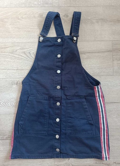 Sportowa sukienka na szelkach Bershka S