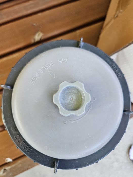 Pompka do basenu z wężami