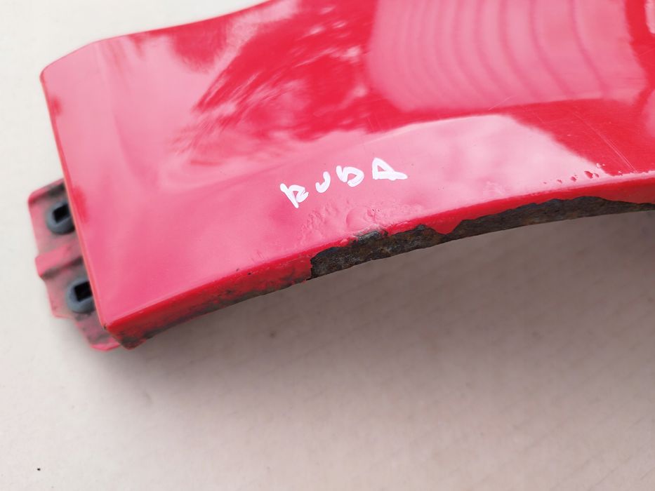 blotnik prawy przod audi a4 b7 cabriolet lata 2004-2008 czerwony