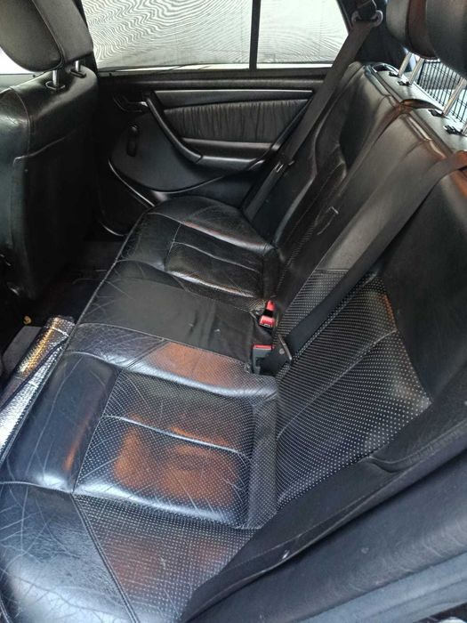 Carro Mercedes C180