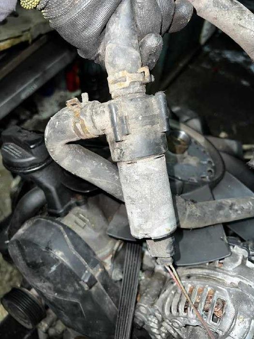 Насос тосола Мерседес Спринтер / ЛТ 35 / Вито 638