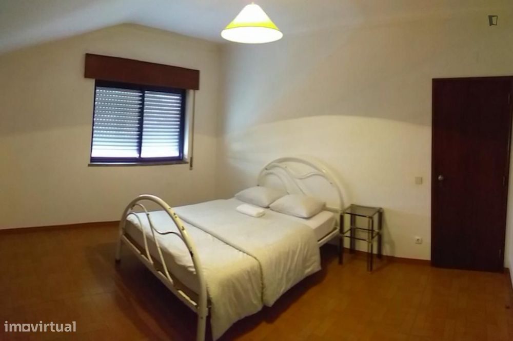 Quarto - localizado em Lisbon