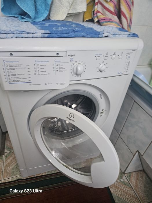 Пральна машина indesit