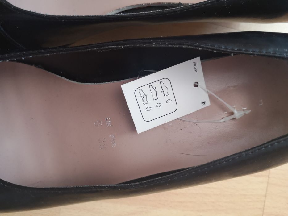 Buty damskie Florence Fred  na kaczuszce (nowe )