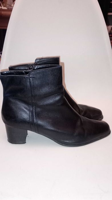 Sprzedam botki skóra rozm. 42