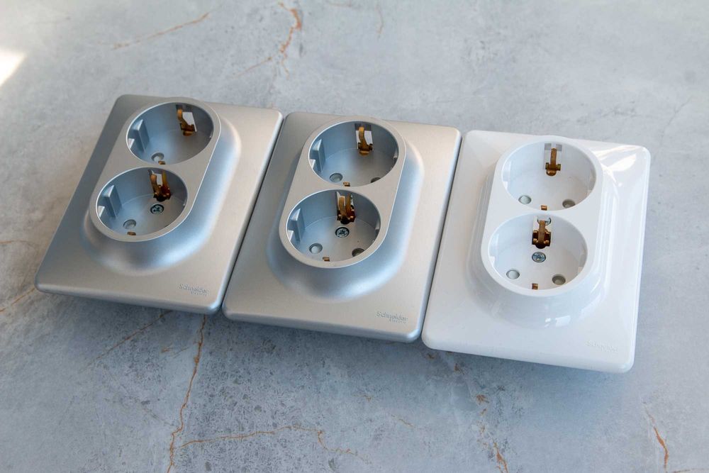 Розетка Schneider Sedna Design SDD313221