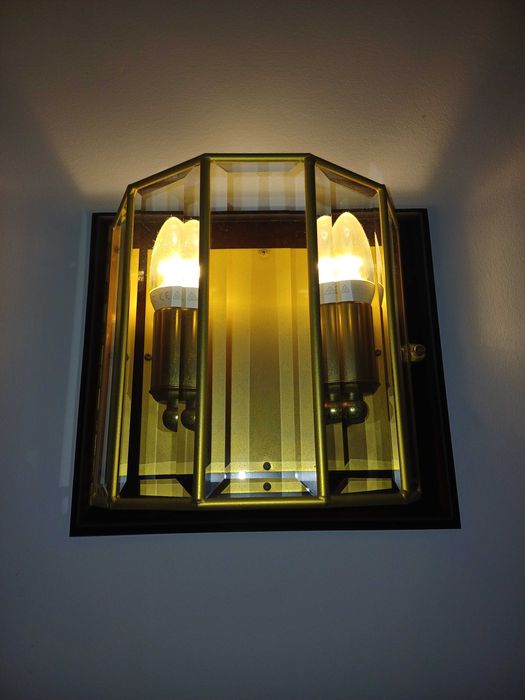 Candeeiro de parede madeira e latão