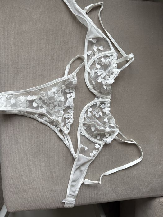 Komplet bielizny w kształcie serca, biustonosz i majtki xs i s