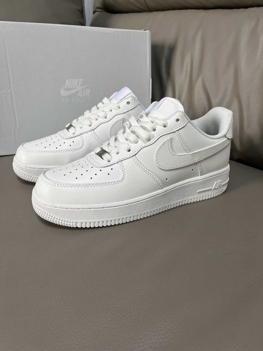 Nike Air Force 1 Low Białe buty sportowe R.37.5