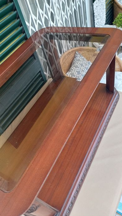 Mesa de centro em mogno