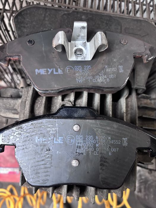 Гальмівні колодки, комплект Meyle 025 235 8720/w