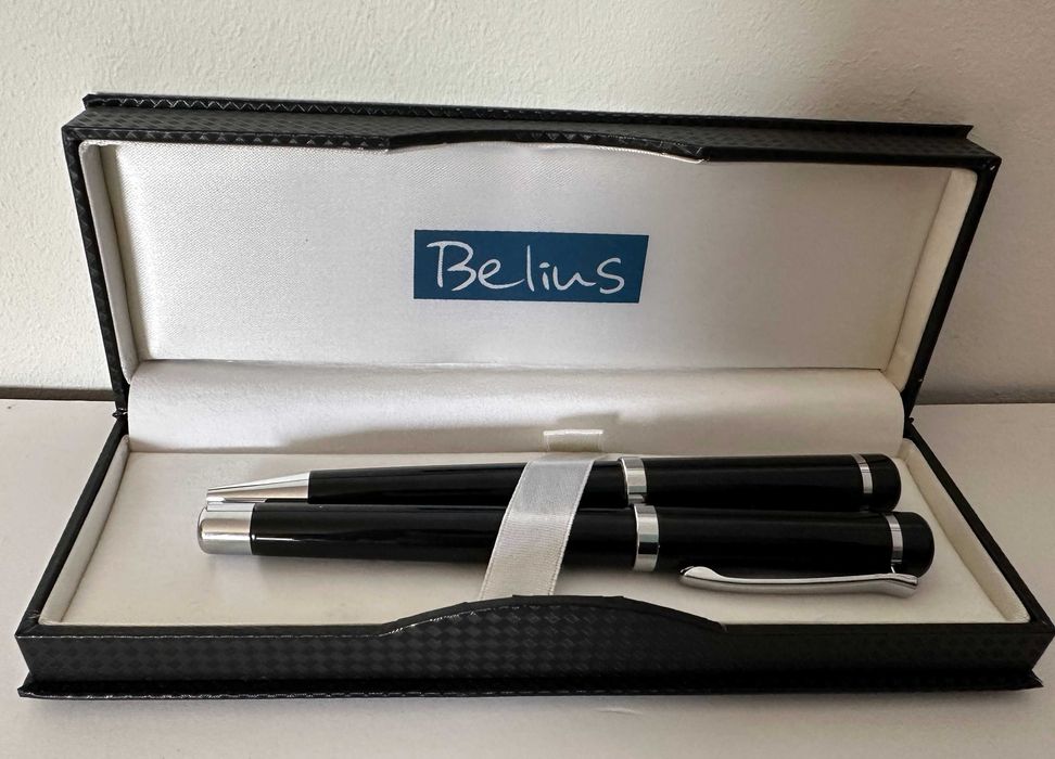 Conjunto de canetas Belius.