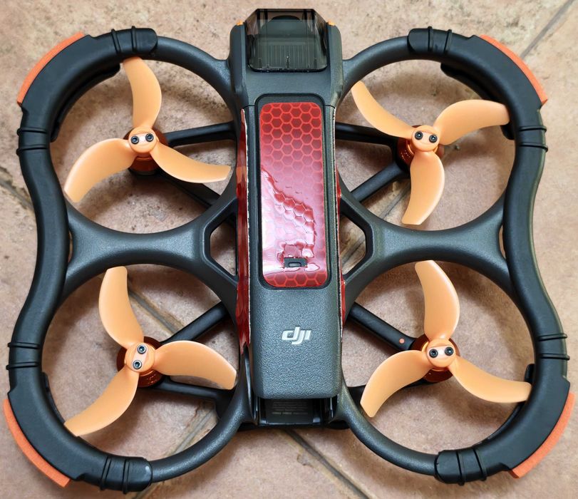 DJI AVATA 2 Fly More Combo (sem comando e óculos)