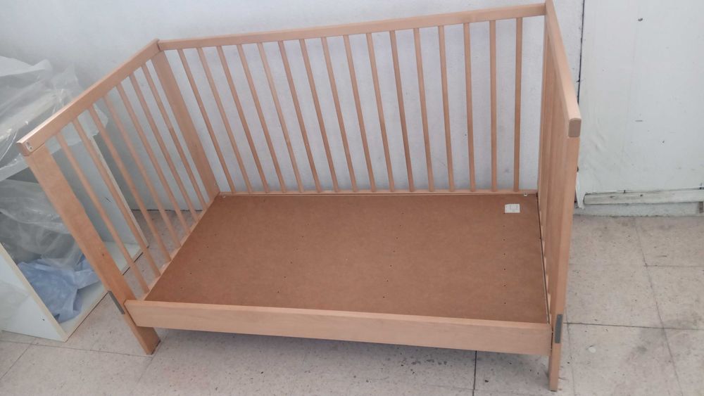 Berço cama com proteção