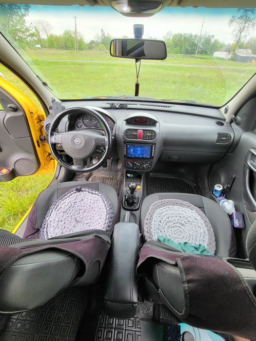 Авто опель комбо 1.7