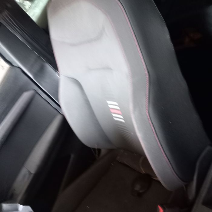 Conjunto banhos e acessorio cintos tras seat ibiza 5 kj1