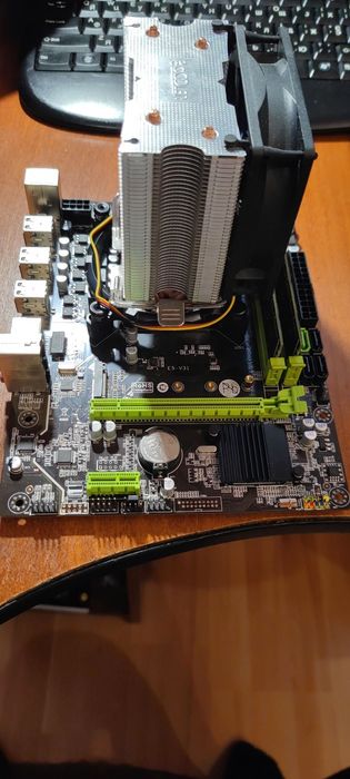 Продам комплект .