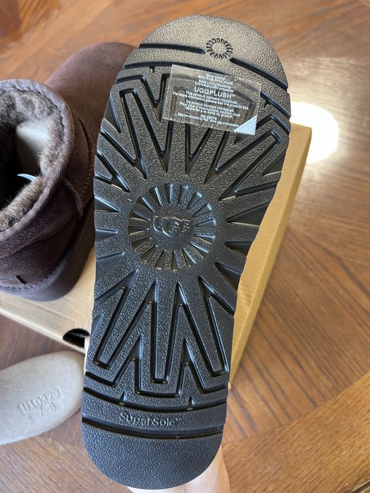 Угі. UGG . Нові в середині овчина