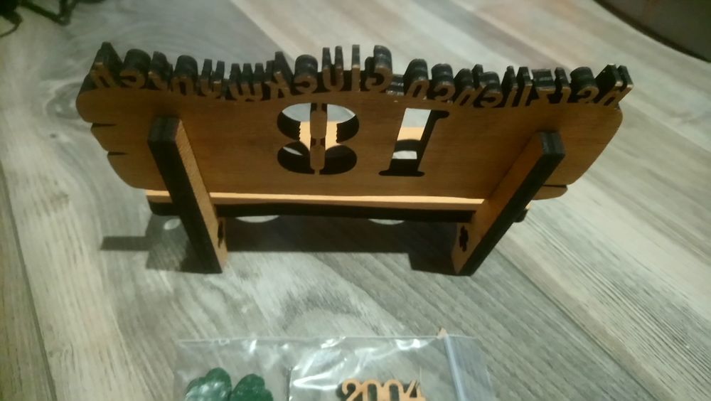 Bukowa drewniana ławeczka do alkoholu, prezent, 18 rocznica