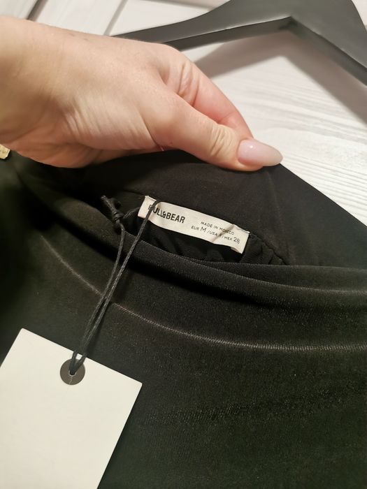 Sukienka damska czarna pull and bear długi  hiszpanka odkryte ramiona