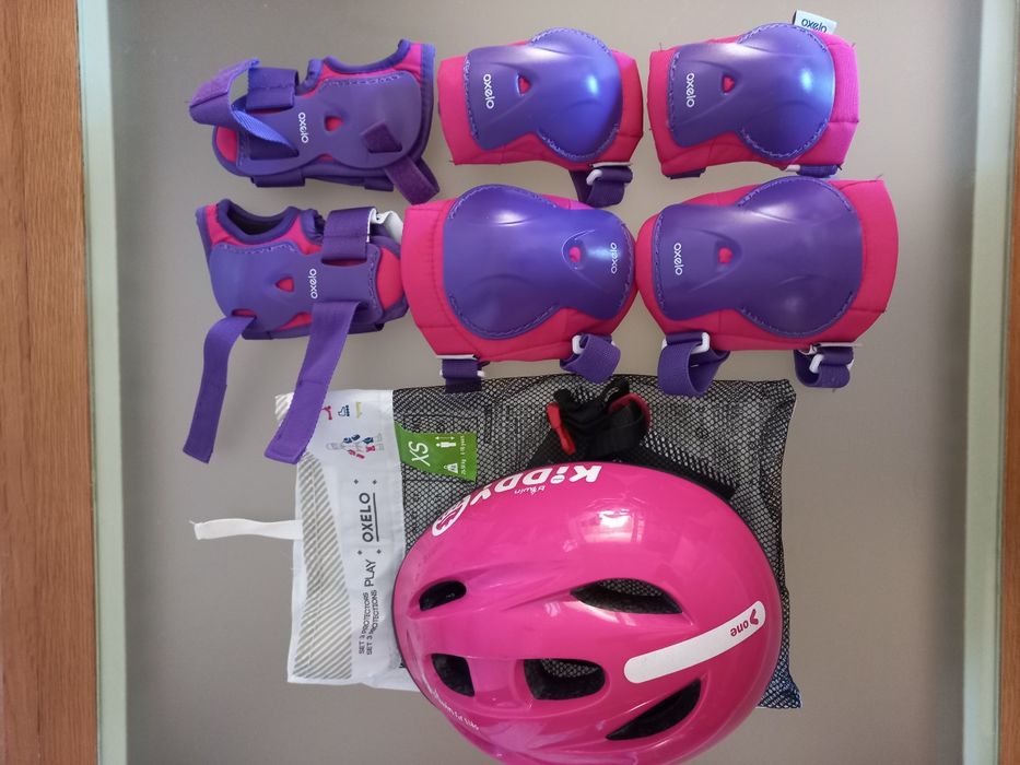 capacete e protecção joelhos mãos e cotovelos