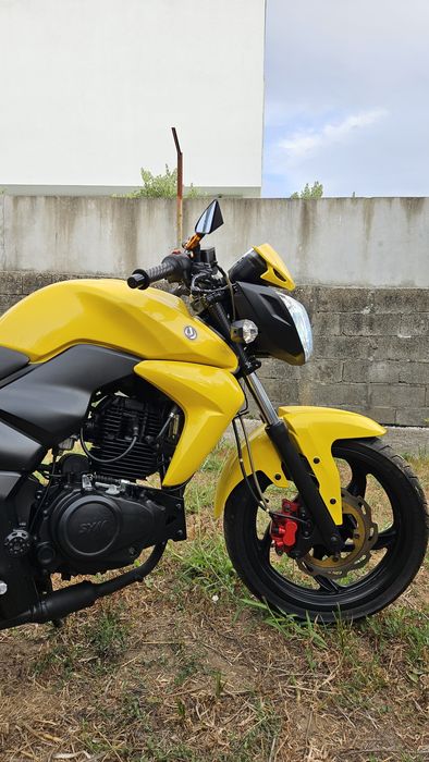 Moto Sym Wolf 125cc Impecável