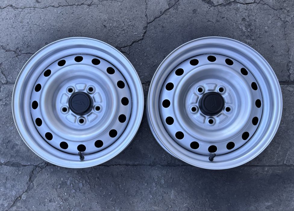 Диски r15 5.5J 5x114.3 ET-35 на Hyundai/KIA/Mitsubishi/Renault/Nissan/Mazda/Toyota/Suzuki/Honda/Subaru/Daihatsu/Terios/Ceed/i30/Megane/Scenic 2 шт.