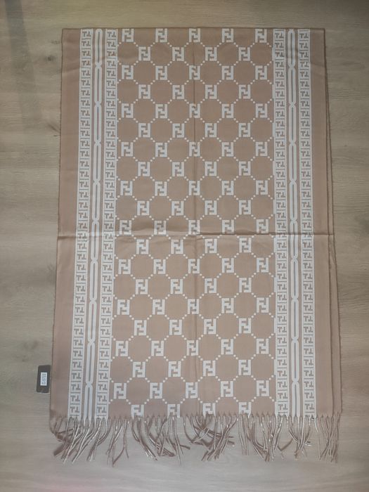 Elegancki duży szal szalik frędzle carmel z białym printem