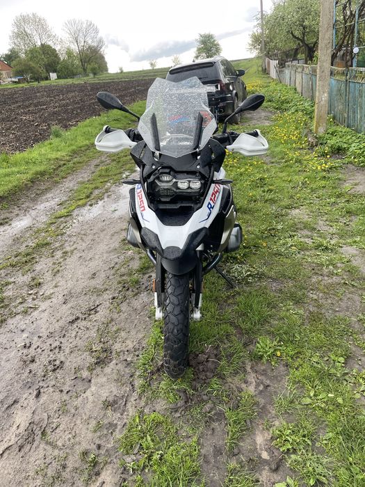 BMW GS 1250…………….