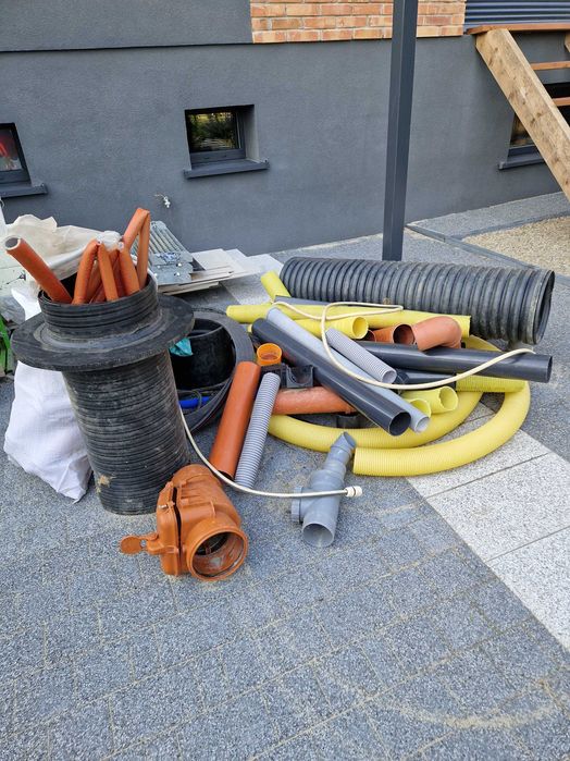 Rury, węże, studzienki, hydraulika, zasuwa burzowa, itp