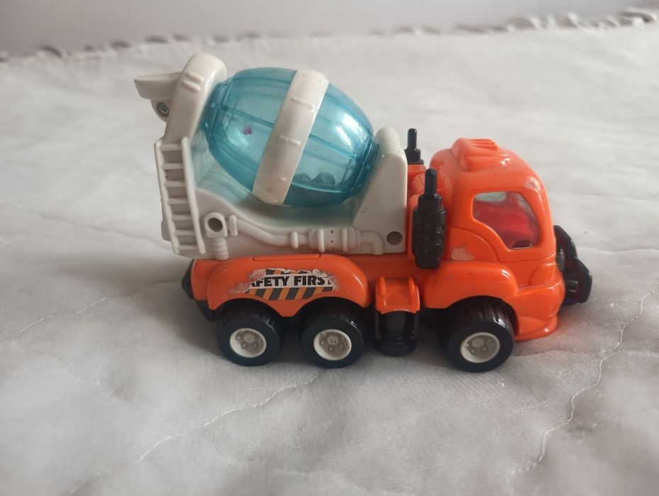 Betoniarka pomarańczowa