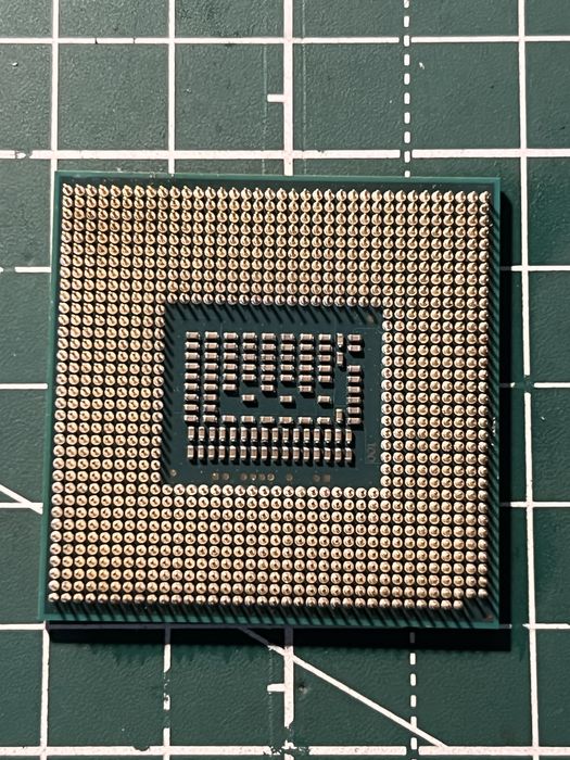Intel Core i7-3610QM (4 ядра / 8 потоків, 3.3GHz, Ivy Bridge)