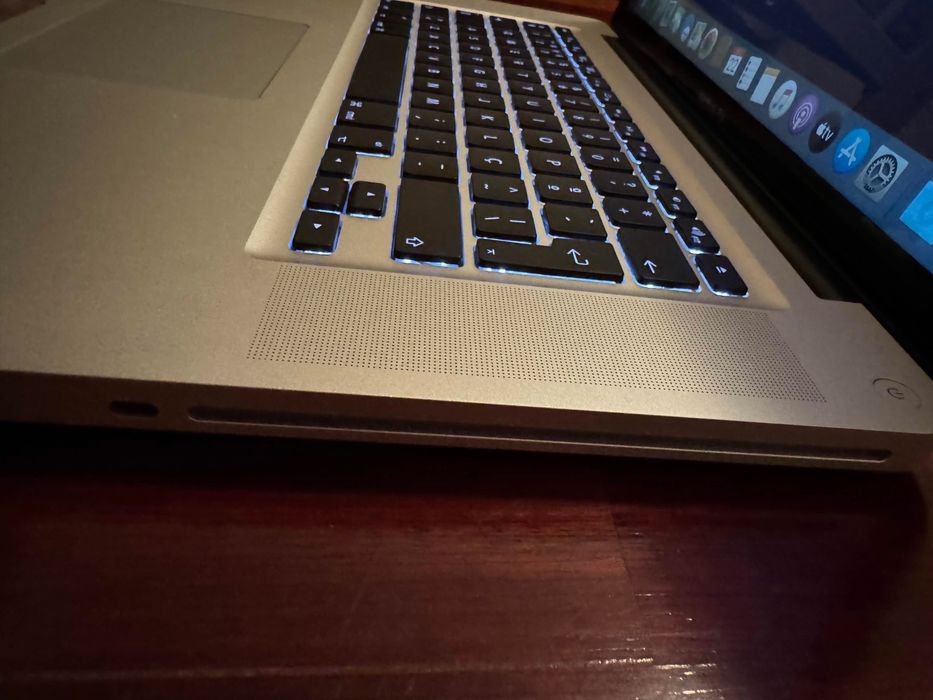 MacBook Pro 15” i7 | 16GB RAM | SSD 1TB