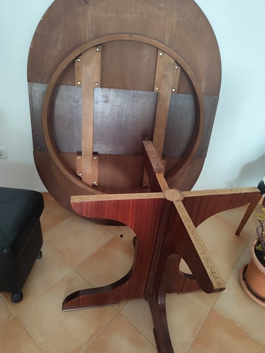 Mesa de Madeira de cor Nogueira
