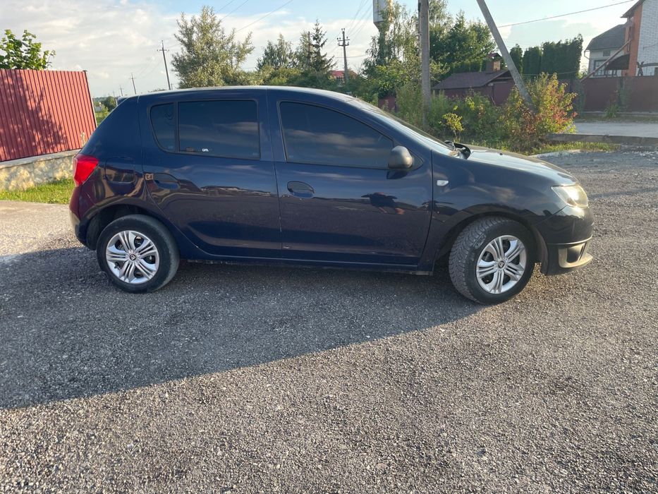 Автомобіль Dacia Sandero