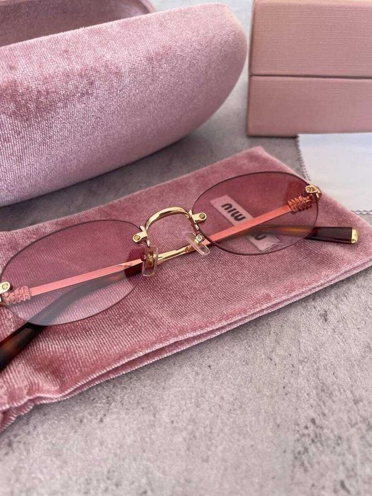 Óculos de Sol Miu Miu Rosa