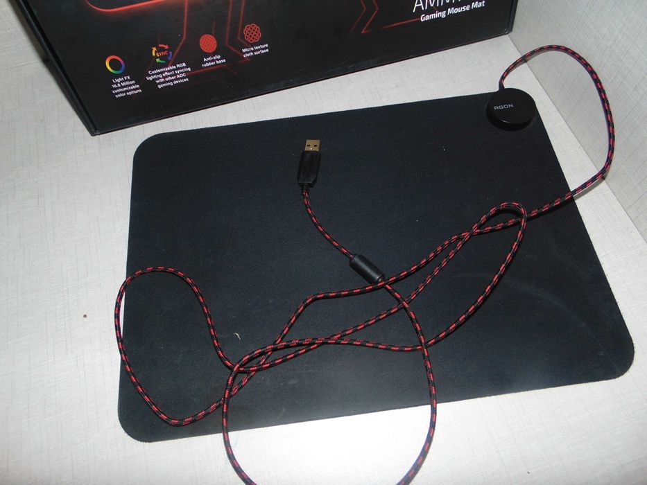 Tapete de Rato - AOC - AMM700 - Iluminado