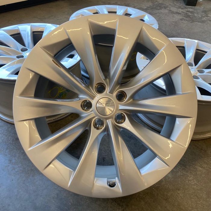 Alufelgi 20 Tesla X 5x120 Oryginalne Felgi Czujniki